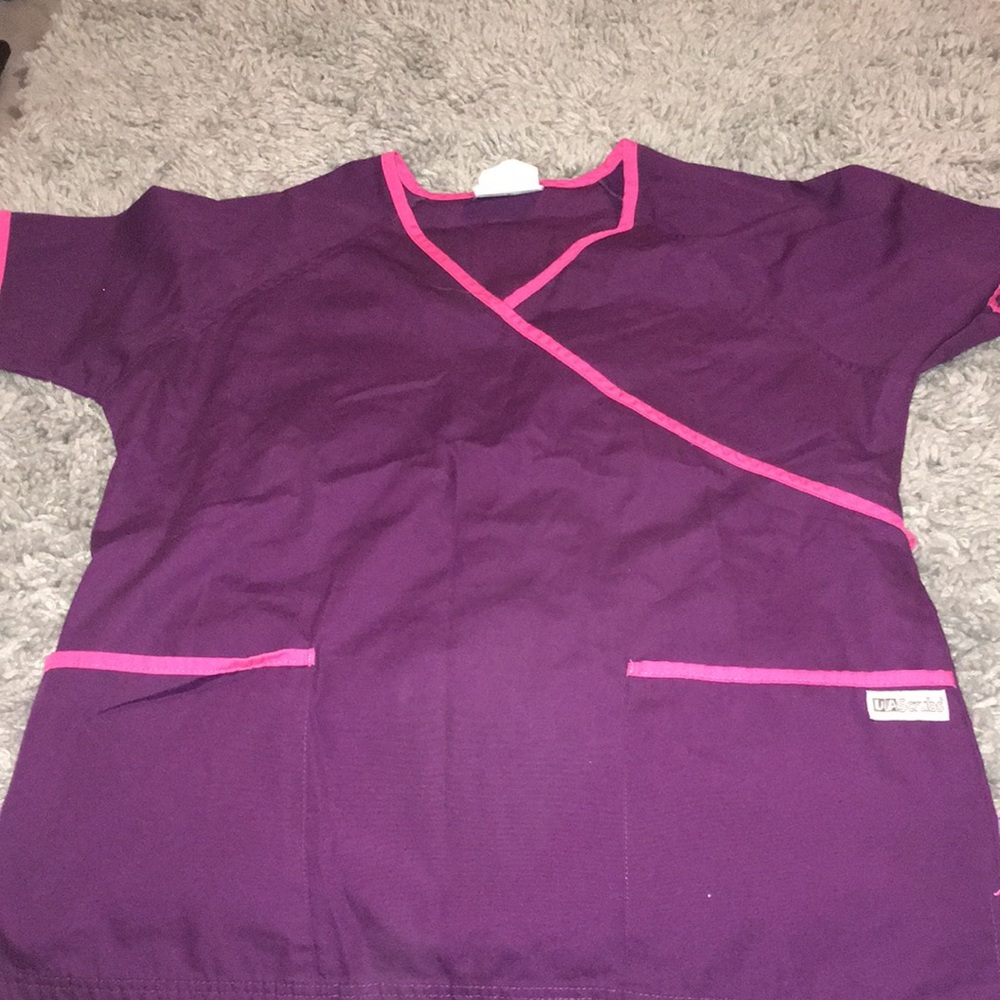 Scrub top